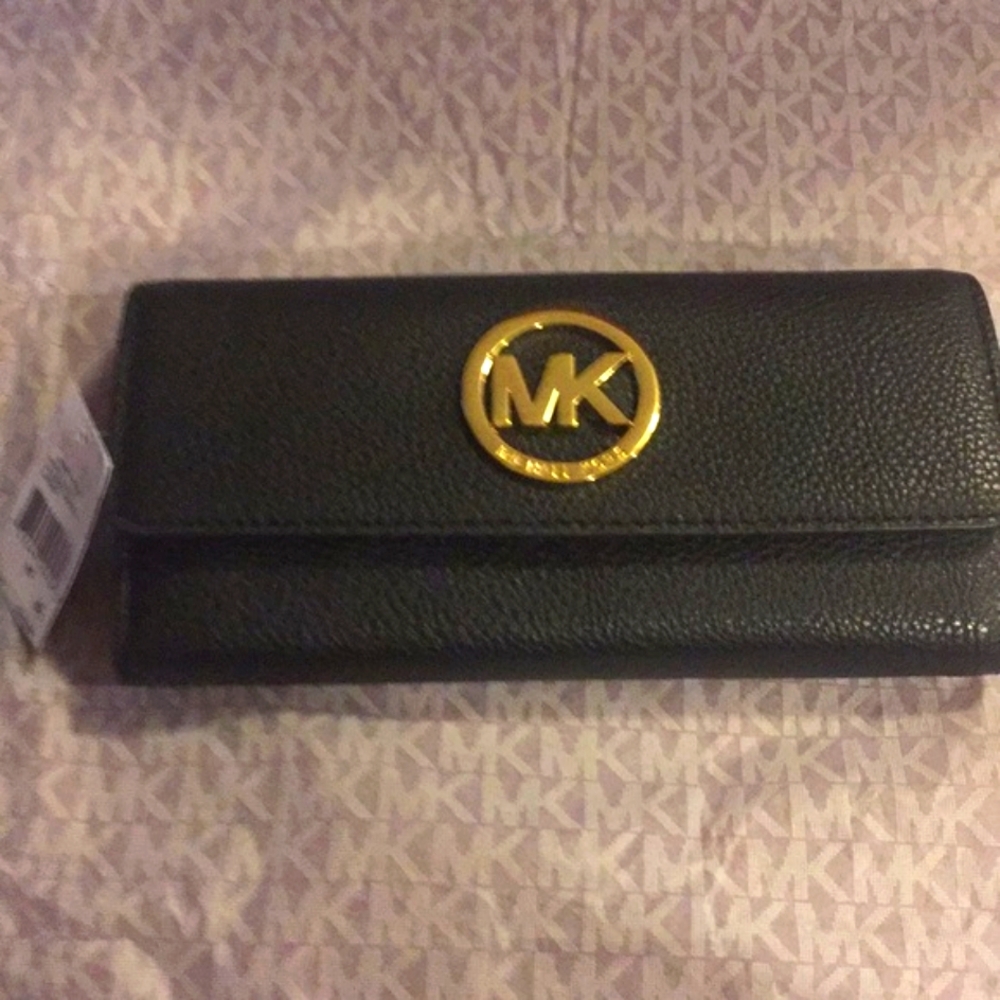 MICHAEL KORS GUSSET CARRY ALL LEATHER